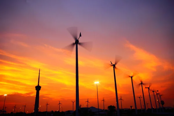 temiz enerji rüzgar türbini silhouettes