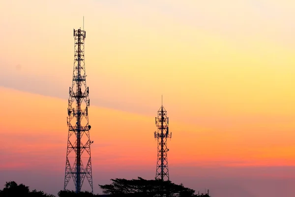 Torre de telecomunicaciones — Foto de Stock