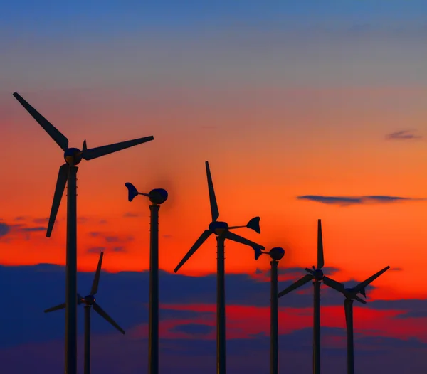 Generador de energía de aerogeneradores en el crepúsculo . — Foto de Stock