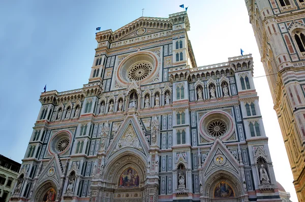 Milánské katedrály santa maria del fiore ve Florencii, Toskánsko, Itálie — Stock fotografie