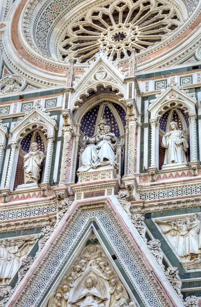 Fragmento de Catedral Santa Maria del Fiore en Florencia, Toscana, Italia — Foto de Stock