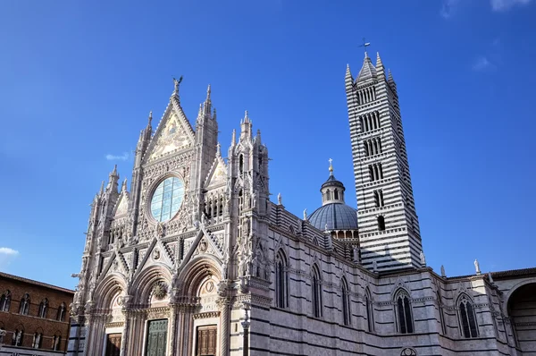 Duomo (katedrála) ze Sieny. Toskánsko, Itálie. — Stock fotografie