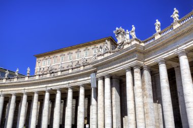 saint peters Bazilikası Colonnade. Roma, İtalya