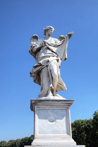 Statue at Sant Angelo Bridge. Roma (Rome), Italy — Stock Photo, Image