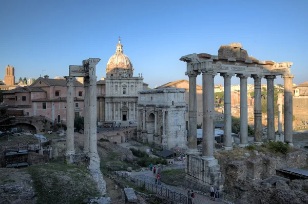 A római fórum és a santi luca e martina. Roma (rome), Olaszország — Stock Fotó