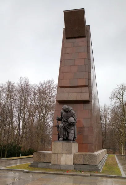 Památník sovětské války v treptower parku. Berlin, Německo — Stock fotografie