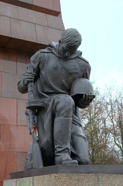 Memoriale di guerra sovietico a Treptower Park. Berlino, Germania — Foto Stock