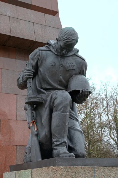 Memorial da Guerra Soviética em Treptower Park. Berlim, Alemanha — Fotografia de Stock