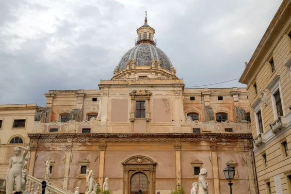 Piazza pretoria (pretoria náměstí) v Palermu. Sicílie, Itálie — Stock fotografie