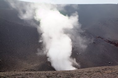 etna Yanardağı'nın Silvestri krater duman. Sicilya, İtalya