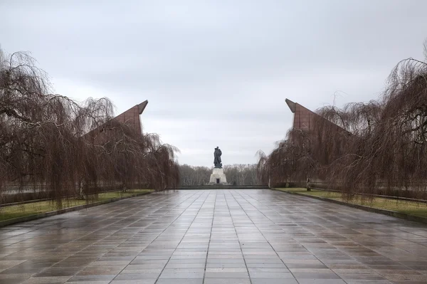 Memorial da Guerra Soviética em Treptower Park. Berlim, Alemanha — Fotografia de Stock