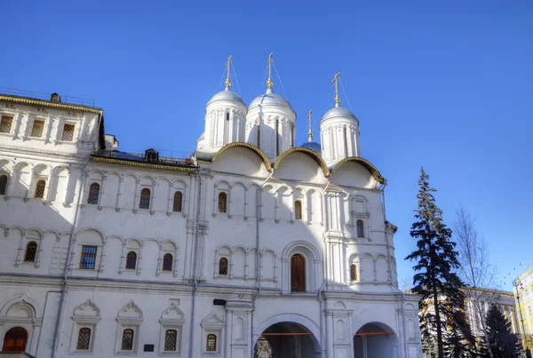 Patrik Sarayı ve Oniki Havariler Kilisesi. Moskova kremlin, Rusya Federasyonu — Stok fotoğraf