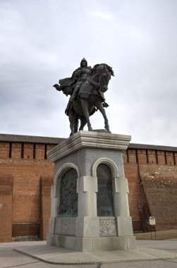kolomna kremlin duvarları yakınında anıt dmitry donskoy. Rusya