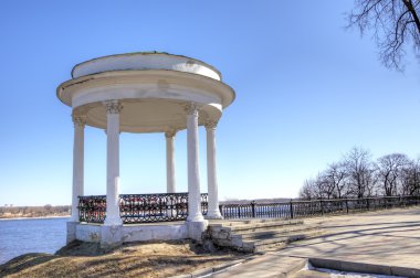 Rotunda quay volga Nehri üzerinde. Yaroslavl, Rusya Federasyonu