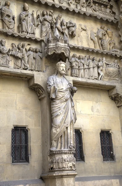 Notre-Dame de Reims Cathedral. Decoration elements. Reims, France — Stock Photo, Image