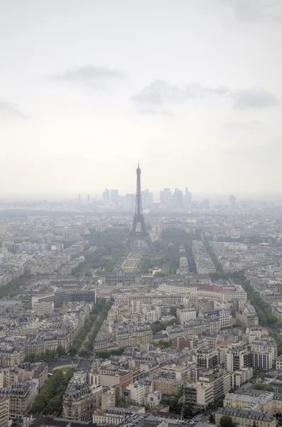 Foggy Paris. Vue depuis la tour Monparnas. France — Photo