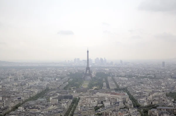 Mlha v Paříži. pohled z věže monparnas. Francie — Stock fotografie
