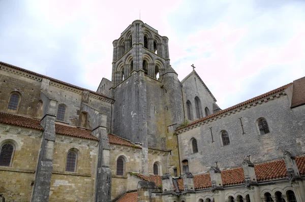 Basilique St Maria Magdalena i vezelay abbey. Bourgogne, Frankrike — Stockfoto