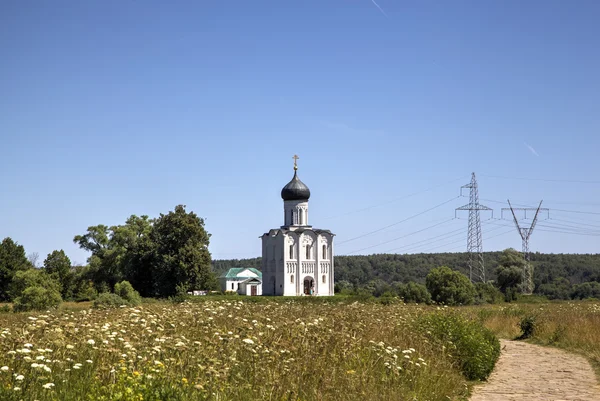 Nerl üzerinde şefaat Kilisesi. bogolyubovo, vladimir bölgesi, Rusya'nın altın yüzük — Stok fotoğraf