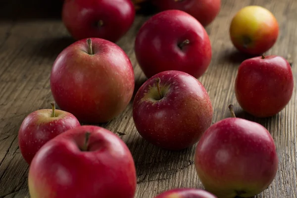 Apples in low key — Stock Photo, Image