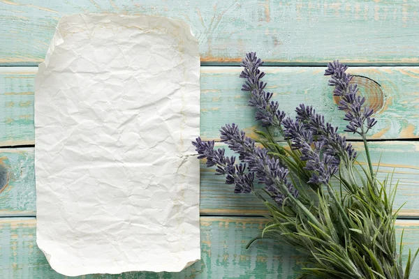 antika ahşap arka plan boş çiçekler