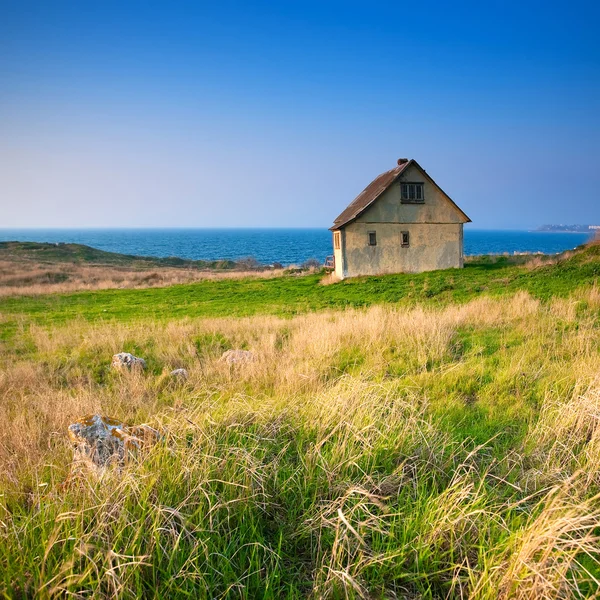Casa de campo junto al mar — Foto de Stock