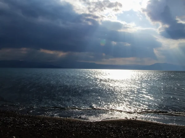 Nubes tormentosas en el mar — Foto de Stock