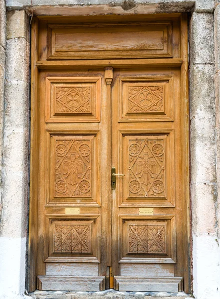 Oude houten deur van de orthodoxe kerk — Stockfoto