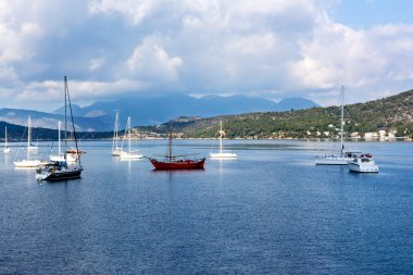 Summer view tekneleri ve yatlar poros, Yunanistan