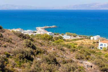 Yunanistan 'ın Kythira adasındaki Platia Ammos plajının panoramik manzarası.