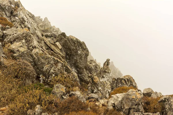 Yunanistan Kythira Kentindeki Yüksek Dağın Tepesinde Sis Var — Stok fotoğraf