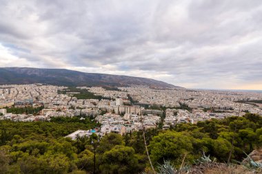 Yunanistan 'ın Attica kentindeki Lycabettus tepesinden Atina' nın panoramik manzarası