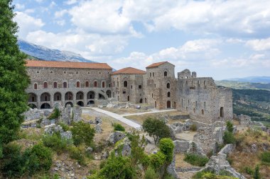Mystras 'ın yukarısındaki Despots Sarayı. Yunanistan.