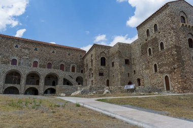 Mystras 'ın yukarısındaki Despots Sarayı. Yunanistan.