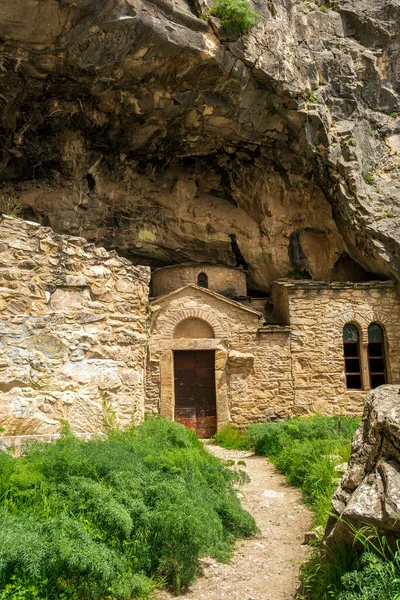 Ortodoxní Klášter Obklopený Jeskyní Davelis Penteli Hora Sever Atén Řecko — Stock fotografie
