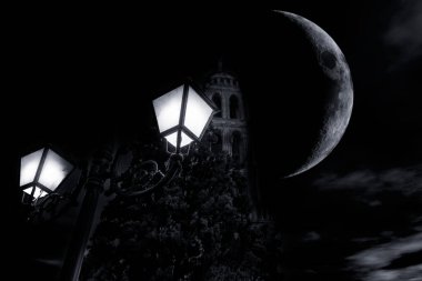 Panagia Myrtidiotissa Manastırı 'ndaki açık hava lambası ve Kythira' nın ruhani merkezi. Tapınak, Kythira 'nın hamisi olarak kabul edilen Bakire Myrtidiotissa' ya adanmıştır. Dijital mat resmi.