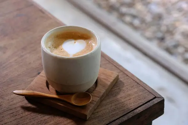 Tasse Café Avec Latte Art Forme Coeur Sur Table Bois — Photo