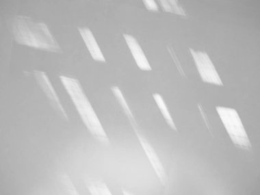 Beyaz duvar arkaplanındaki pencere damlası gölgesi, fotoğraf, model, ürün, duvar sanatı, tasarım sunumu için üstüste koyma efekti