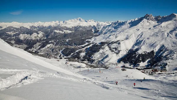 Franse Alpen bergwegen — Stockfoto