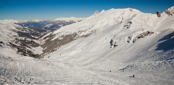 Franse Alpen bergwegen — Stockfoto