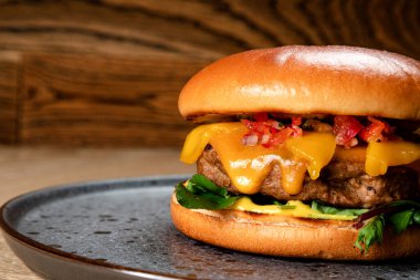 Fast food, klasik Amerikan yemeği ve füme et.