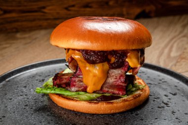 Fast food klasik Amerikan yemekleri.