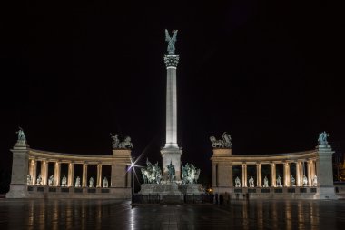 Budapeşte, Macaristan 'daki Kahramanlar Meydanı