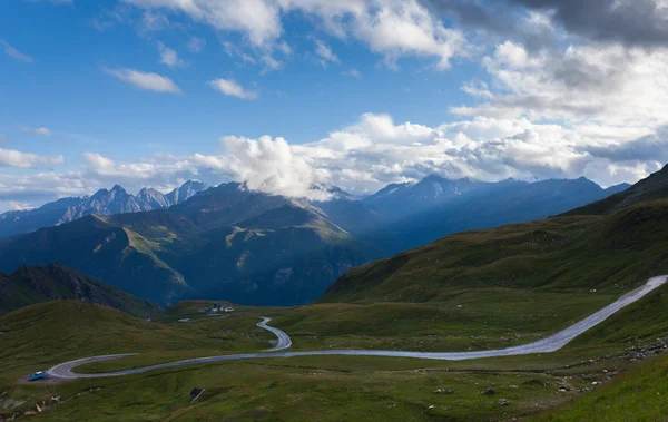 Strada di montagna — Foto Stock