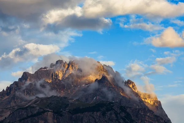 Puesta de sol sobre Faloria . — Foto de Stock