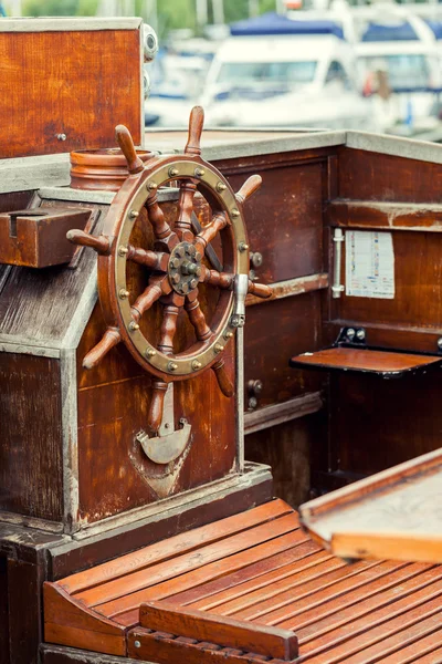 Steering wheel on sailboat — Stock Photo, Image