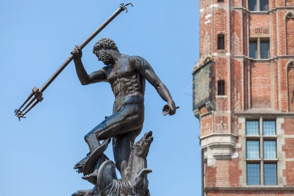 Gdansk, Polonya dlugi targ Meydanı'nda ünlü Neptün Çeşmesi. — Stok fotoğraf