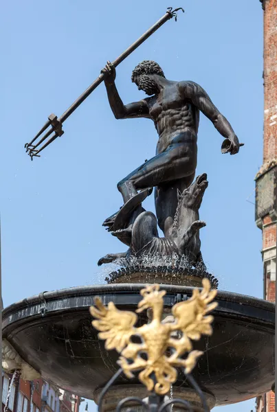 Berömda Neptunfontänen på dlugi targ square i gdansk, Polen. — Stockfoto