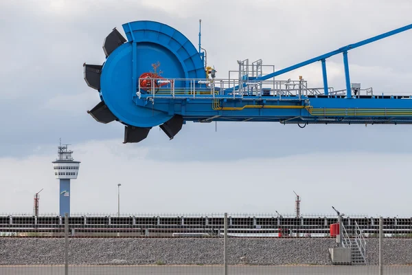 Escavadora de roda de balde gigante — Fotografia de Stock