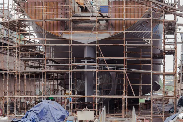 Construcción del buque en dique seco —  Fotos de Stock